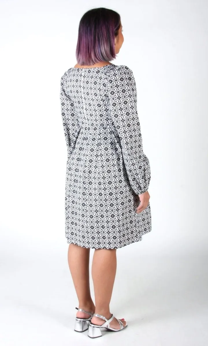 Birds of North America Tailorbird Dress (Quatrefoil)