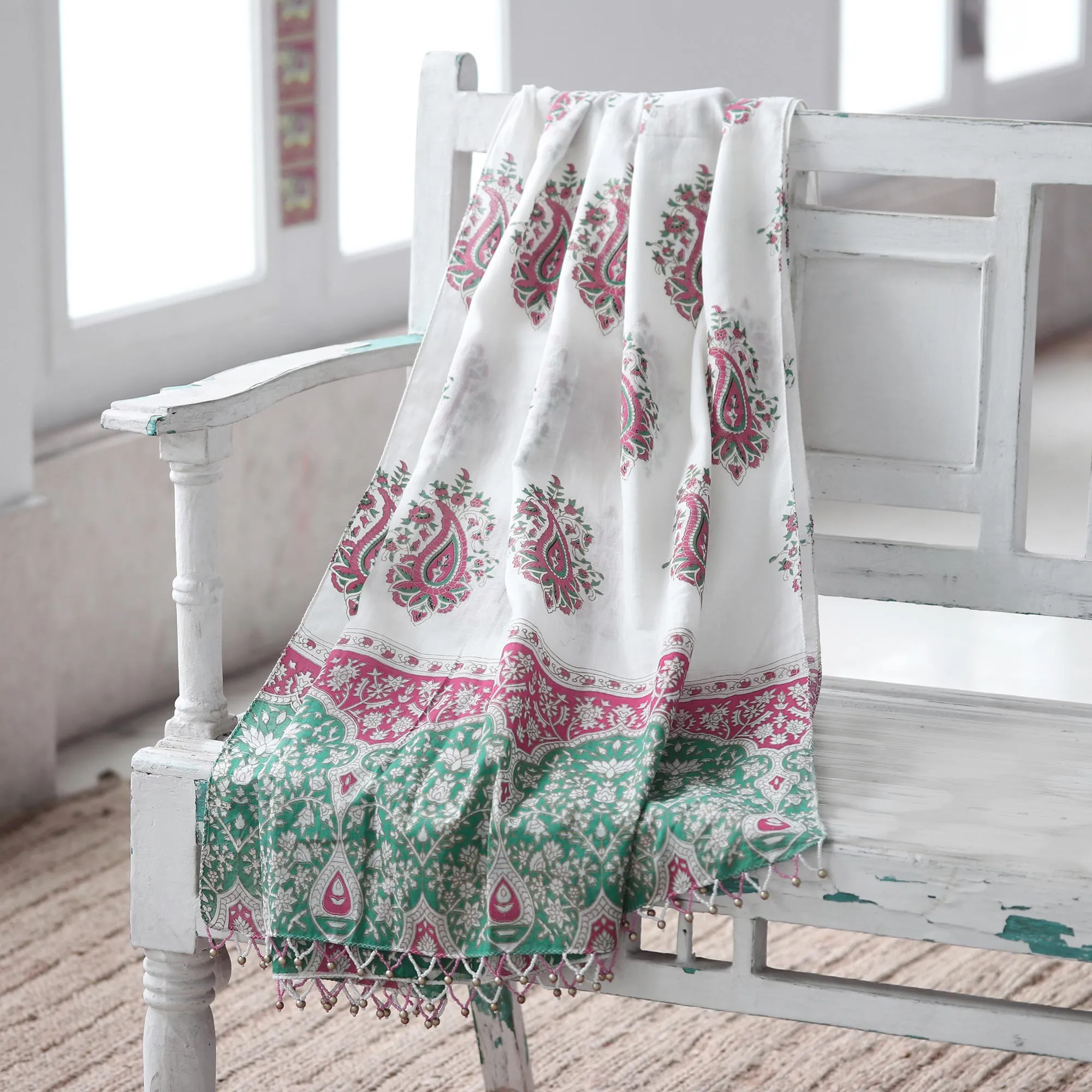Block-Printed Paisley-Motif Cotton Shawl - Contrasting Paisley